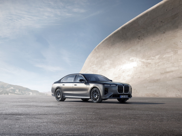 '더 뉴 BMW 7시리즈' 사전예약을 16일부터 다음달 9일까지 진행한다. BMW 코리아 제공