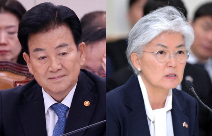 사진은 왼쪽부터 정동영 통일부 장관과 강경화 주미한국대사. 윤창원 기자·연합뉴스