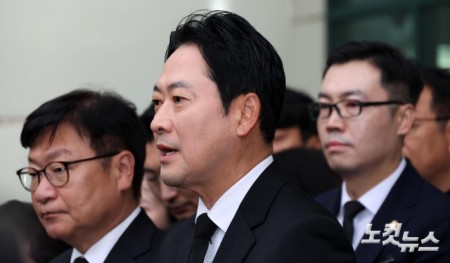 고 김진석 소방위 빈소 조문 마친 장동혁 대표