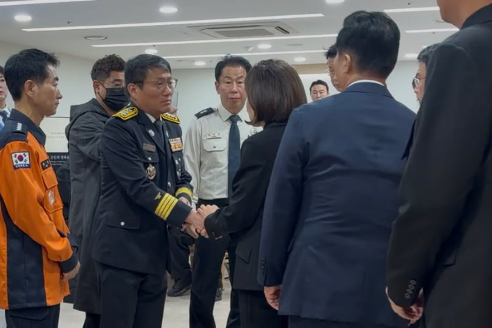 18일 국민의힘 나경원 의원이 고(故) 김진석 소방위 빈소 조문 후 게시한 사진. 나 의원 페이스북 캡처