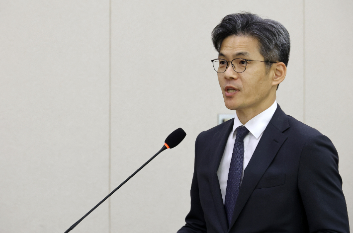 박철우 서울중앙지방공소청장이 19일 국회 법제사법위원회에서 열린 서울광역공소청(옛 서울고검) 등에 대한 국정감사에서 업무보고하고 있다. 연합뉴스