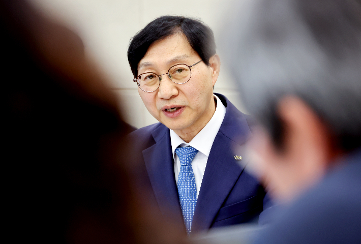 김성주 국민연금공단 이사장이 국회에서 열린 보건복지위원회 국정감사에서 위원 질문에 답하고 있다. 연합뉴스