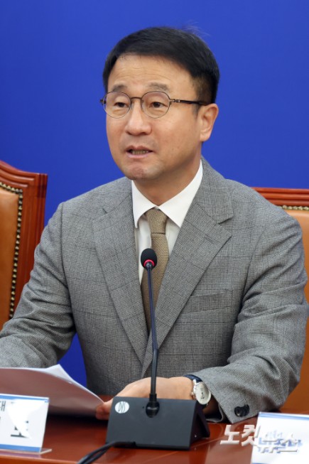 발언하는 한병도 원내대표