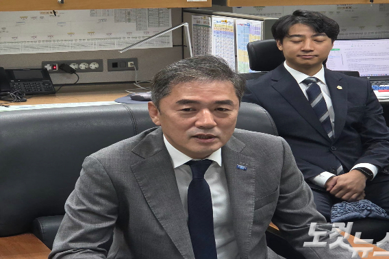 황현선 조국혁신당 최고위원이 20일 전북도의회에서 기자간담회를 하고 있다. 최명국 기자
