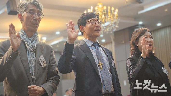 창립 91주년을 맞은 기독교대한복음교회가 생명력 넘치는 복음교회 100주년 비전의 초석을 다질 임원들을 선출했다. 사진은 왼쪽부터 전진택 목사부총회장, 박준일 총회장, 한인숙 장로부총회장. 송주열 기자