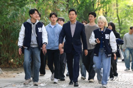 캠퍼스 걷는 오세훈 시장