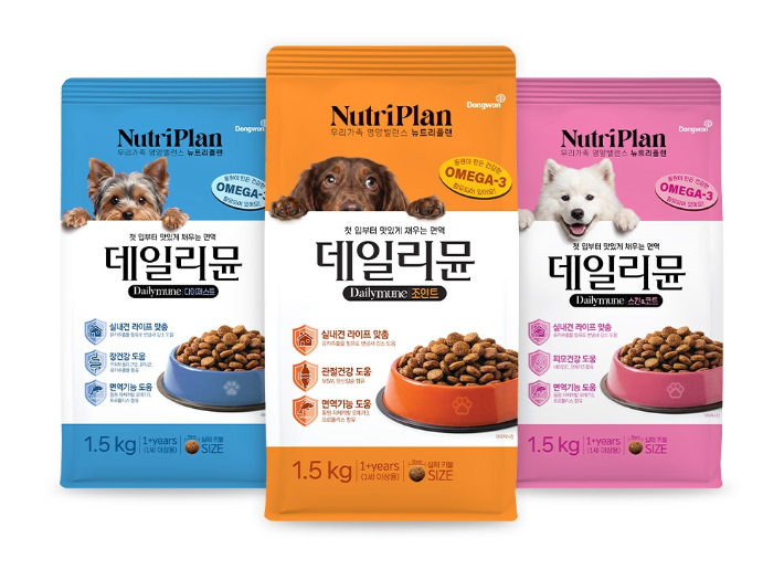 동원F&B의 펫푸드 전문 브랜드 뉴트리플랜이 반려견용 기능성 사료 '데일리뮨' 3종을 출시했다. 동원F&B 제공