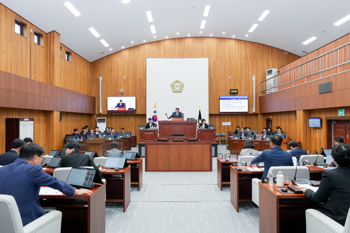 제301회 경주시의회 제1차 정례회 제2차 본회의. 경주시의회 제공