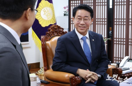 임광현 신임 대통령 비서실장 조정식 국회의장 예방