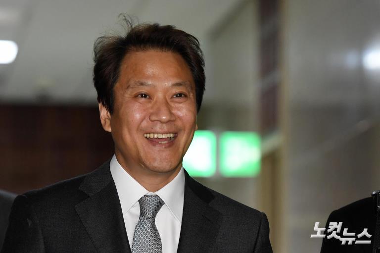 김성태 자유한국당 원내대표 만나기 위해 국회 찾아온 임종석 비서실장