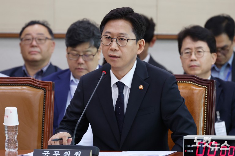 방송3법·노란봉투법, 국회 법사위 통과