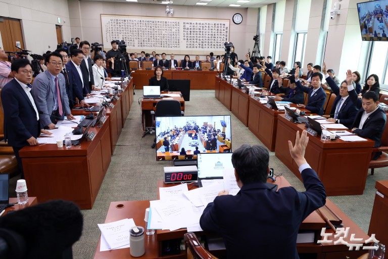 방송3법·노란봉투법, 국회 법사위 통과