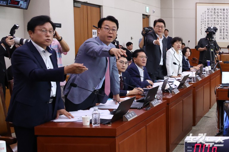 방송3법·노란봉투법, 국회 법사위 통과