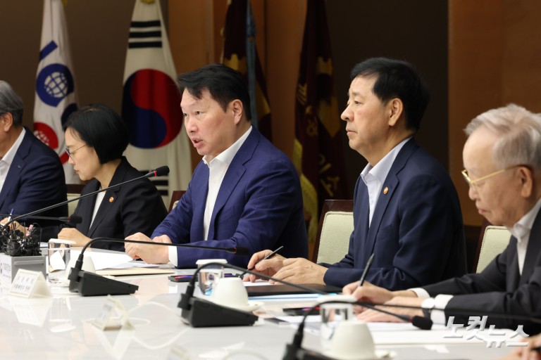 구윤철 경제부총리, 경제6단체장과 성장전략 TF 1차 회의