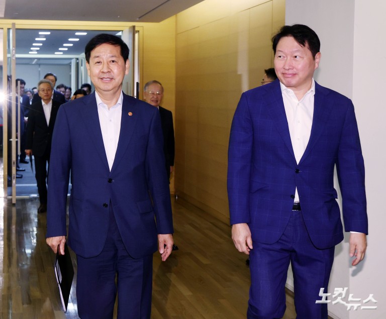 구윤철 경제부총리, 경제6단체장과 성장전략 TF 1차 회의