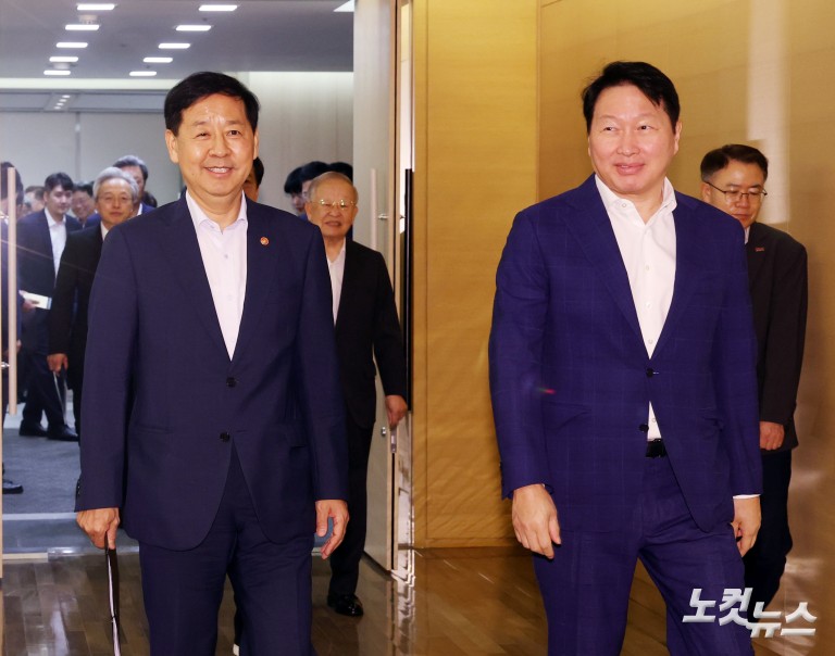 구윤철 경제부총리, 경제6단체장과 성장전략 TF 1차 회의