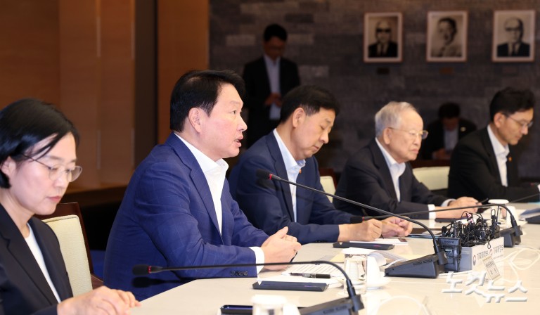 구윤철 경제부총리, 경제6단체장과 성장전략 TF 1차 회의