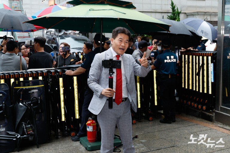 국민의힘 중앙윤리위 출석하는 전한길