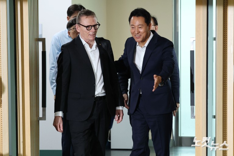 제임스 로빈슨 교수-오세훈 서울시장 특별대담