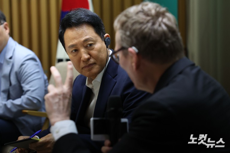 제임스 로빈슨 교수-오세훈 서울시장 특별대담