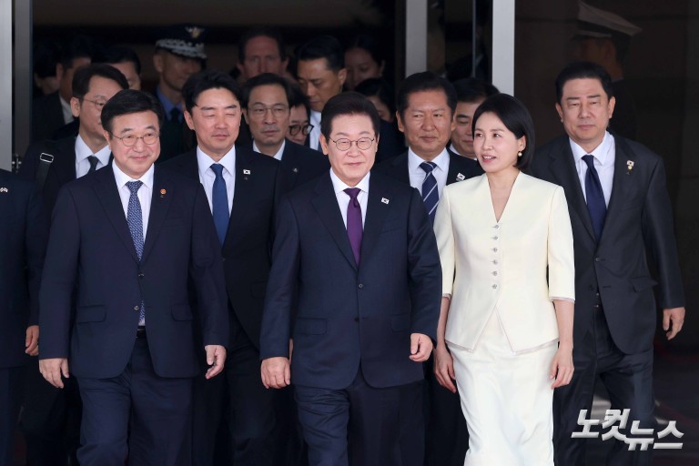 발걸음 뗀 이재명 실용외교