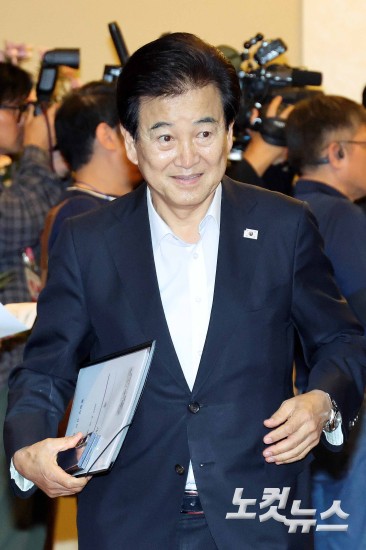 김민석 총리, 국무회의 주재