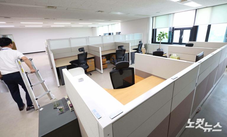 3년 만에 현판 뗀 경찰국…李 공약대로 폐지 완료