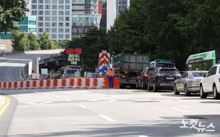 59년 만에 철거되는 서소문고가차도