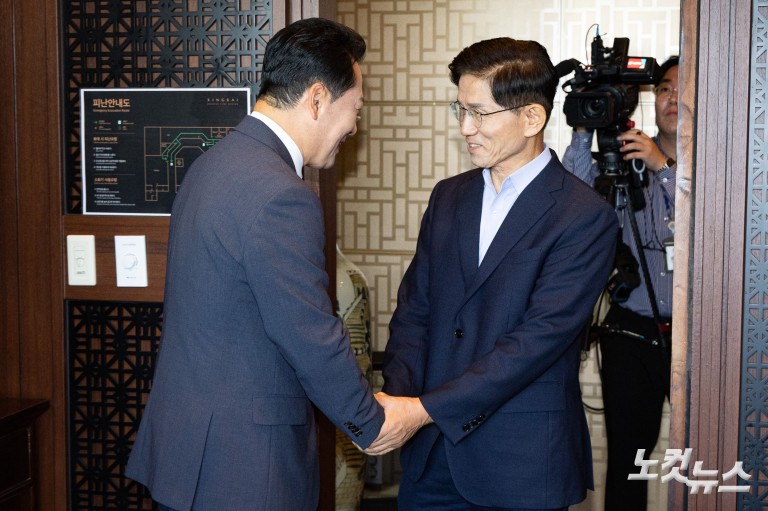 장동혁, 김문수와 오찬 회동