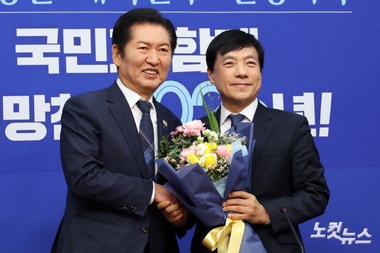 정청래 대표, 신임 원내대표·최고위원들과 최고위원회의