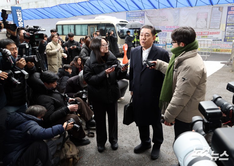 김병기, 당 윤리심판원 출석