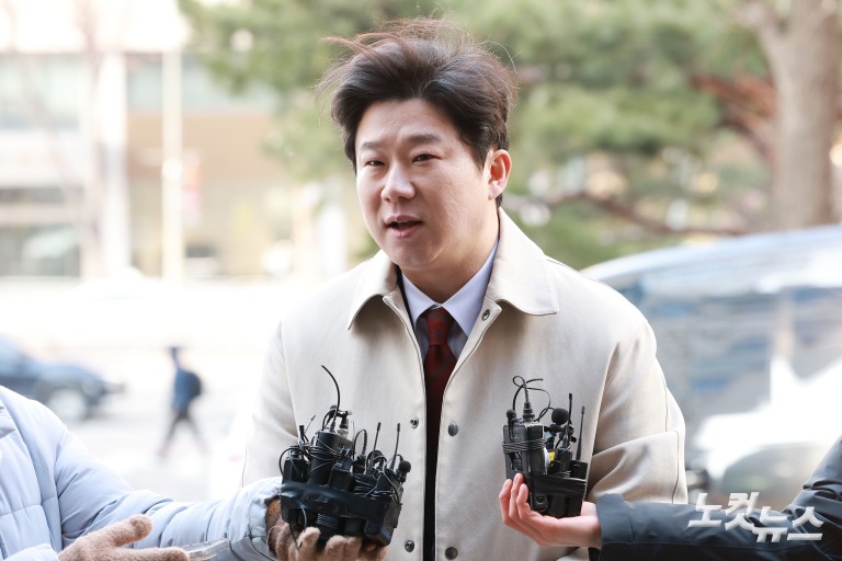 진종오 의원, '김경 종교단체 동원 의혹' 고발인 조사