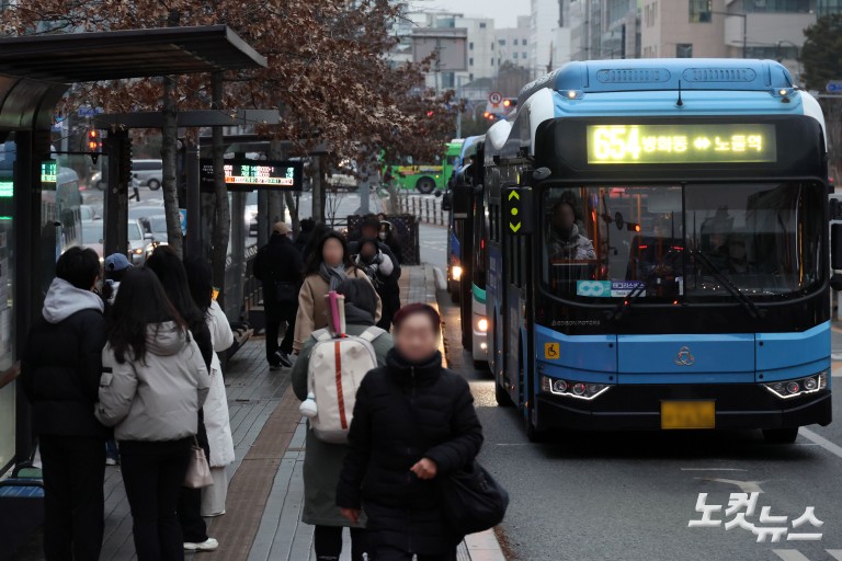 '곧 도착' 서울시내버스 정상운행 시작