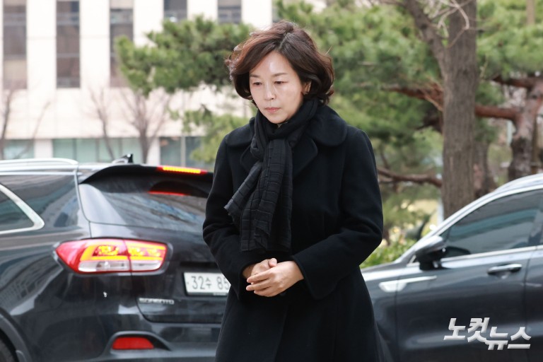 ‘1억 공천 헌금’ 김경, 경찰 2차 출석