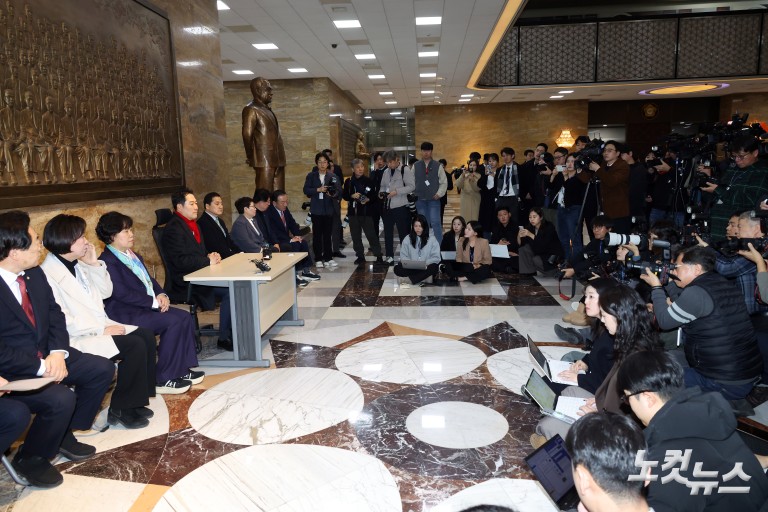 국회 본회의 2차 종합특검 상정 및 장동혁 대표 단식 농성