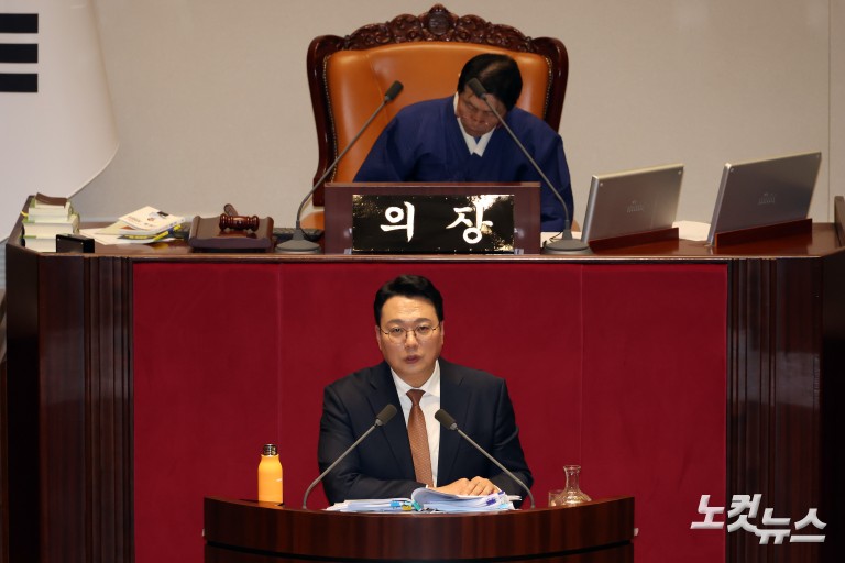 무제한 토론 이어가는 천하람 원내대표