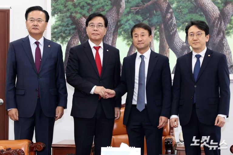 여야 원내대표 회동