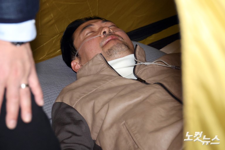 단식 농성중인 장동혁 대표 찾은 이준석 대표