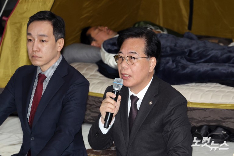 국민의힘, 로텐더홀 농성장 최고위원회의