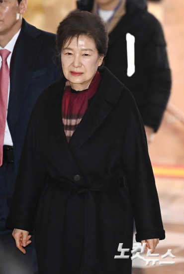 박근혜 전 대통령, 장동혁 대표 단식 농성장 방문