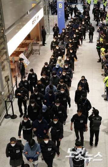 ‘캄보디아 범죄조직’ 73명 강제송환…역대 최대 규모