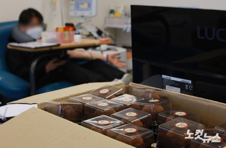 "헌혈하면 두쫀쿠"...헌혈자 2.5배 증가