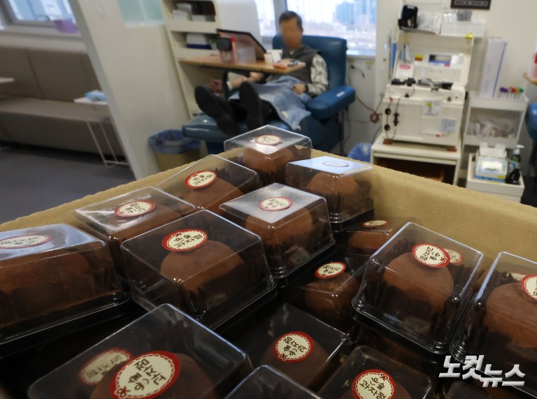 "헌혈하면 두쫀쿠"...헌혈자 2.5배 증가