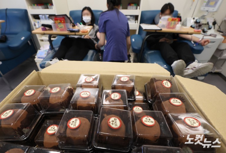 "헌혈하면 두쫀쿠"...헌혈자 2.5배 증가