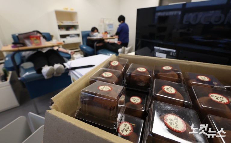 "헌혈하면 두쫀쿠"...헌혈자 2.5배 증가