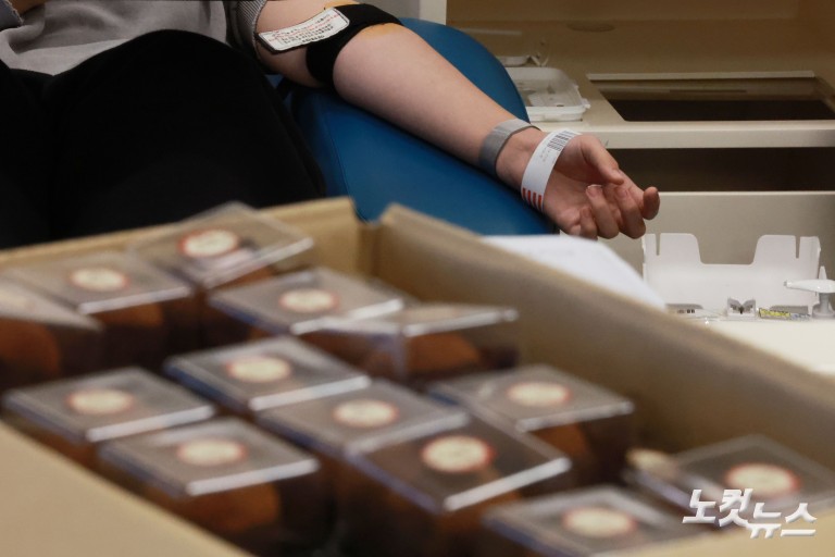 "헌혈하면 두쫀쿠"...헌혈자 2.5배 증가