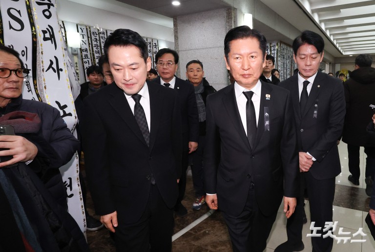 이해찬 빈소 조문한 장동혁