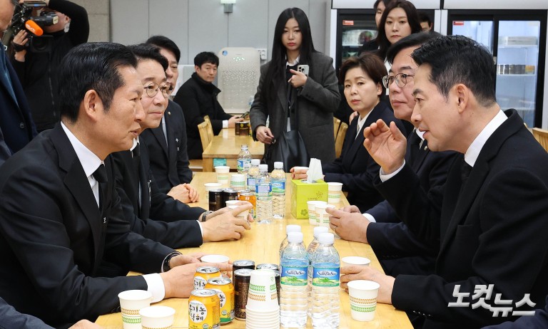 이해찬 빈소 조문한 장동혁