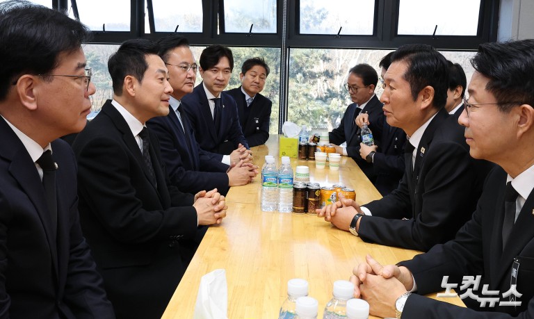 이해찬 빈소 조문한 장동혁