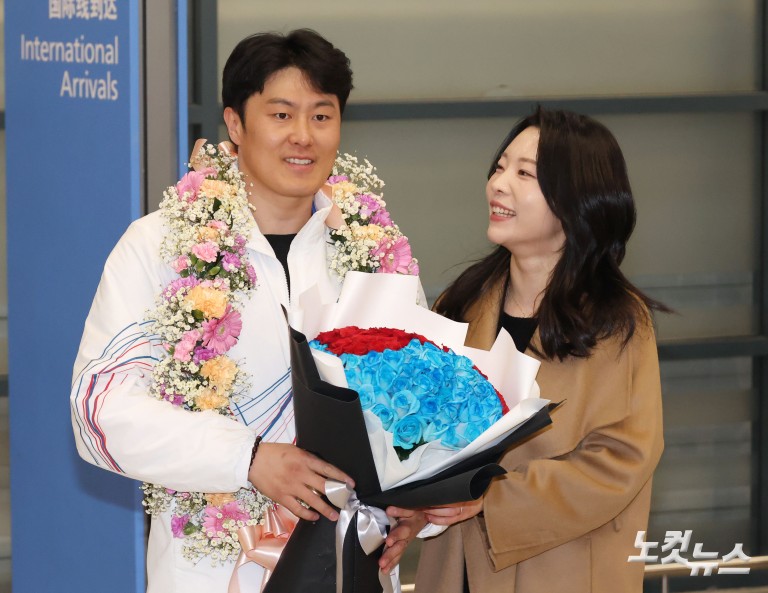 김상겸, 올림픽 은메달 들고 귀국